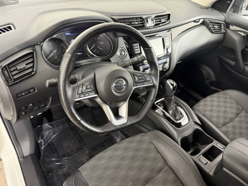 2022 Nissan Rogue Sport SV