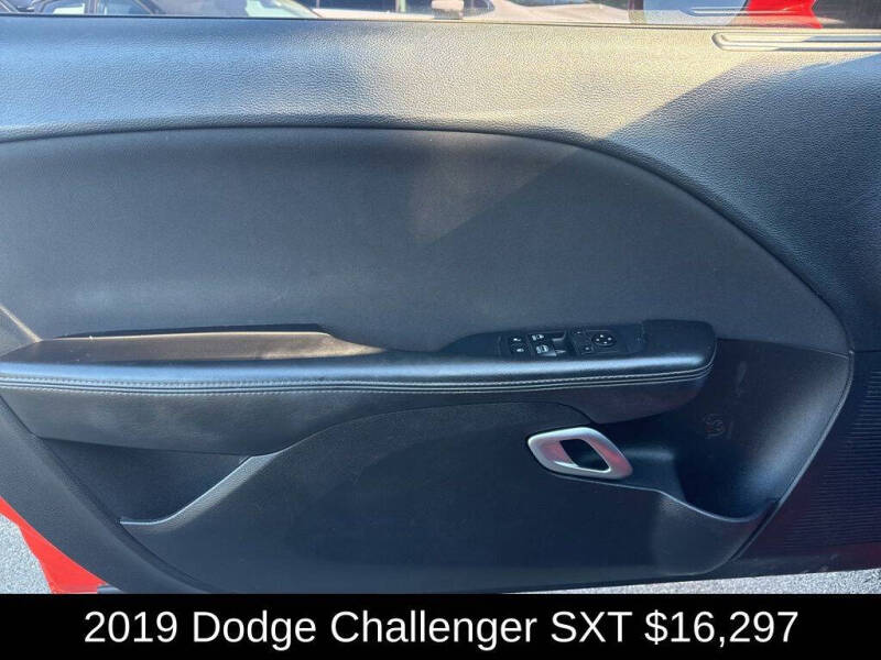 2019 Dodge Challenger SXT