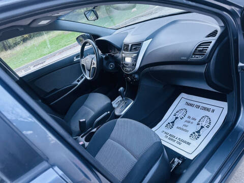 2012 Hyundai Accent GS