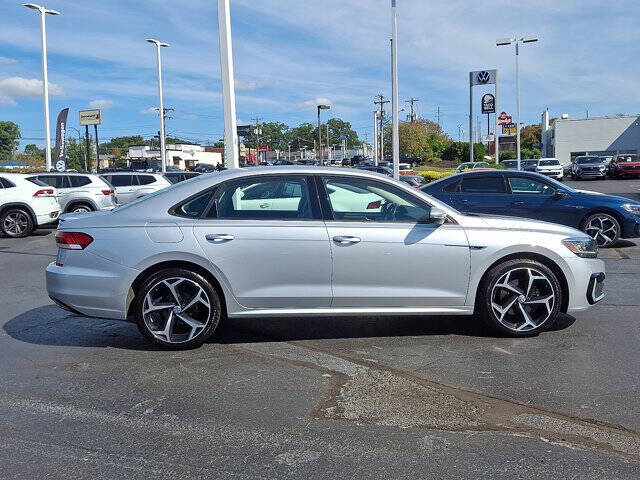 2020 Volkswagen Passat R-Line