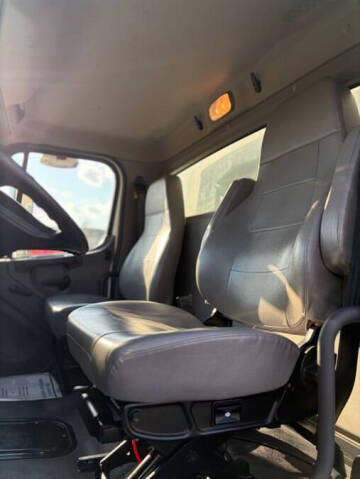 2020 Freightliner M2 106