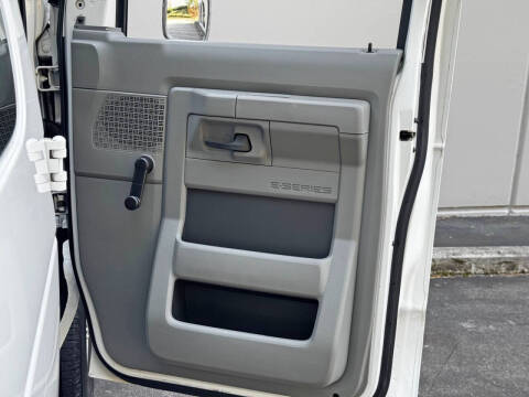 2010 Ford E-Series E-350 SD