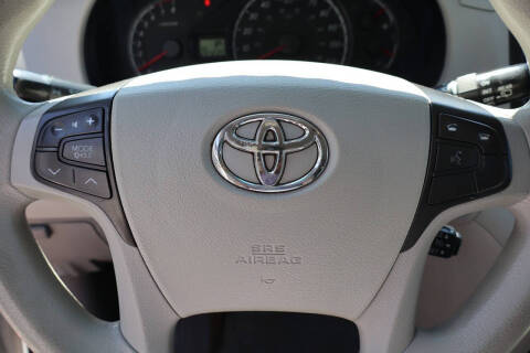 2012 Toyota Sienna LE 8-Passenger