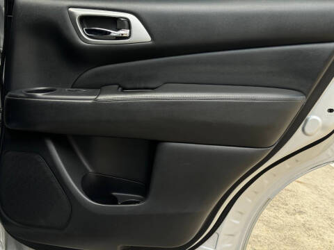 2019 Nissan Pathfinder SV