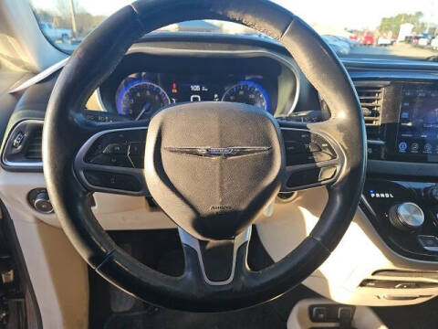 2017 Chrysler Pacifica Touring-L Plus