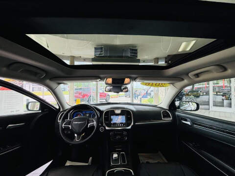 2016 Chrysler 300 C