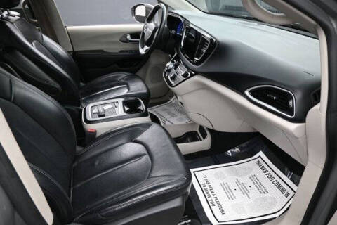 2022 Chrysler Pacifica Touring L
