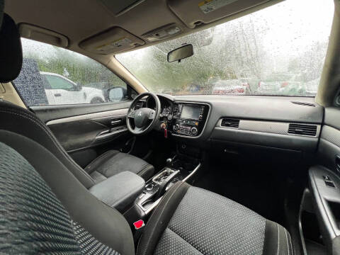 2018 Mitsubishi Outlander ES