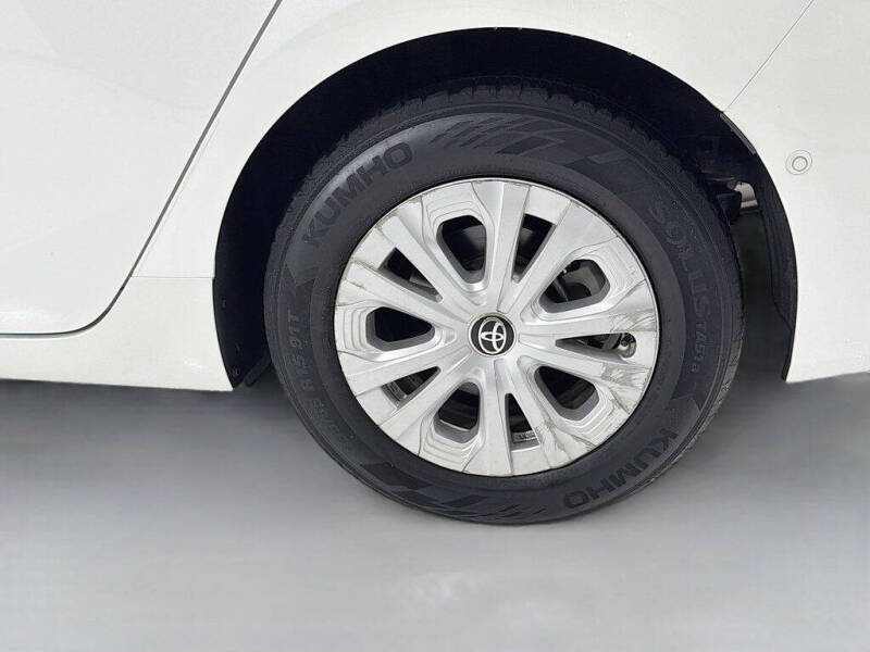 2020 Toyota Prius LE