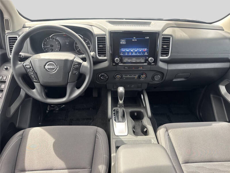 2023 Nissan Frontier SV