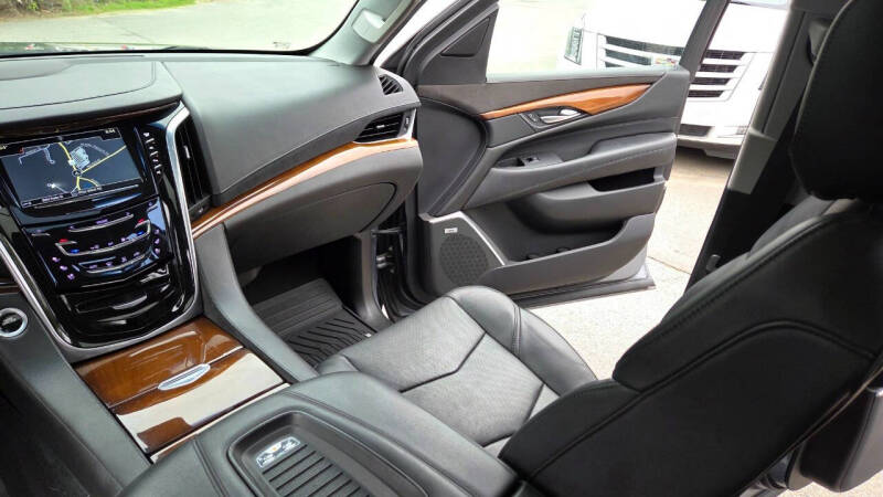 2018 Cadillac Escalade ESV Premium Luxury