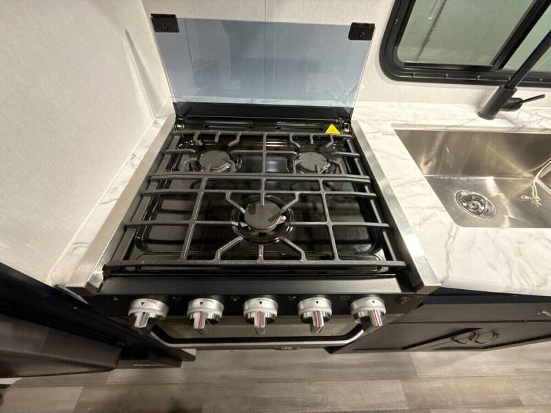 2023 Coachmen RV Freedom Express Select