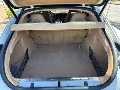 2011 Porsche Panamera 4