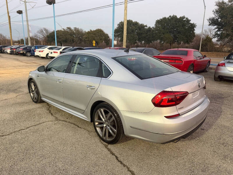 2017 Volkswagen Passat 1.8T R-Line