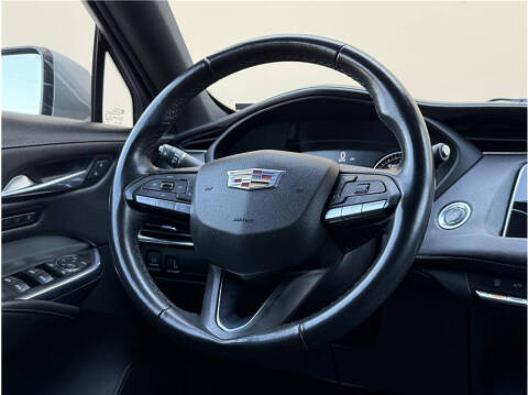 2023 Cadillac XT4 Premium Luxury