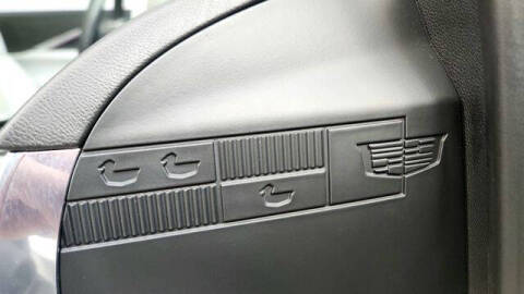 2024 Cadillac LYRIQ Luxury 1