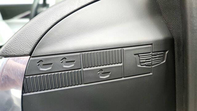 2024 Cadillac LYRIQ Luxury 1