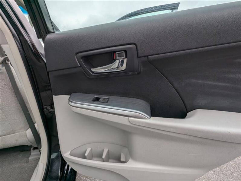 2014 Toyota Camry Hybrid LE