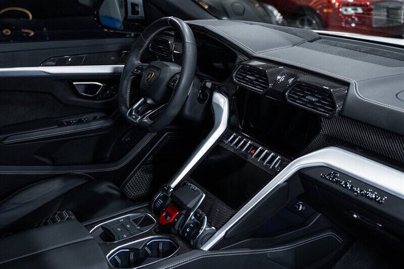 2022 Lamborghini Urus