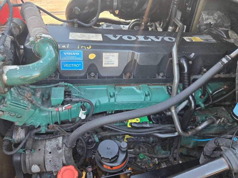 2010 Volvo VNL