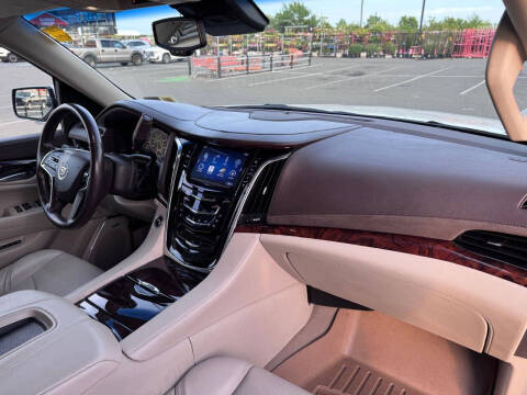2015 Cadillac Escalade Luxury