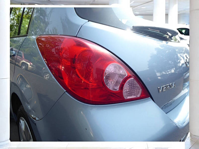 2011 Nissan Versa 1.8 S
