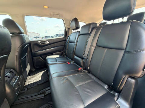 2020 Nissan Pathfinder SL