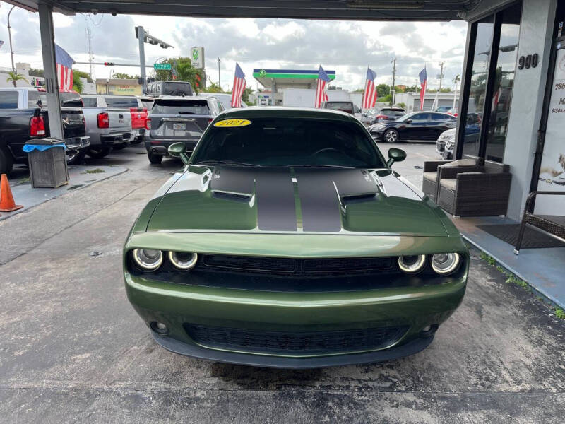 2021 Dodge Challenger SXT photo 6