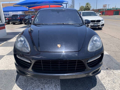 2014 Porsche Cayenne GTS