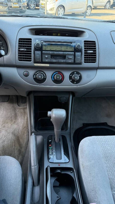 2003 Toyota Camry LE
