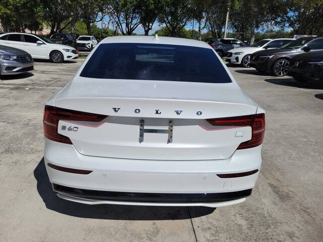 2024 Volvo S60 Recharge T8 Plus Dark Theme