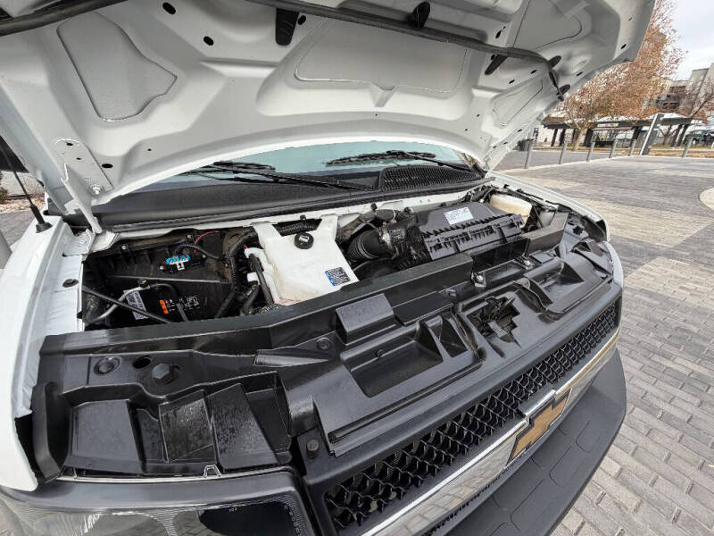 2024 Chevrolet Express 2500