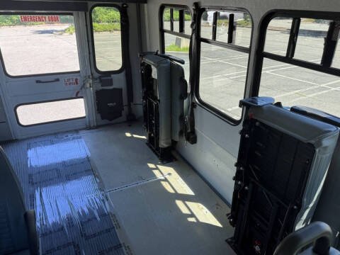 2015 Ford E-Series E-450 SD