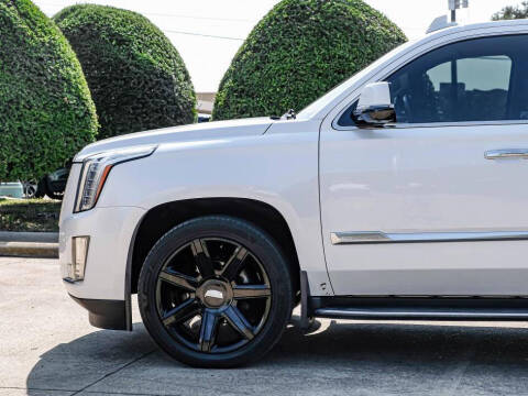 2016 Cadillac Escalade ESV Luxury Collection