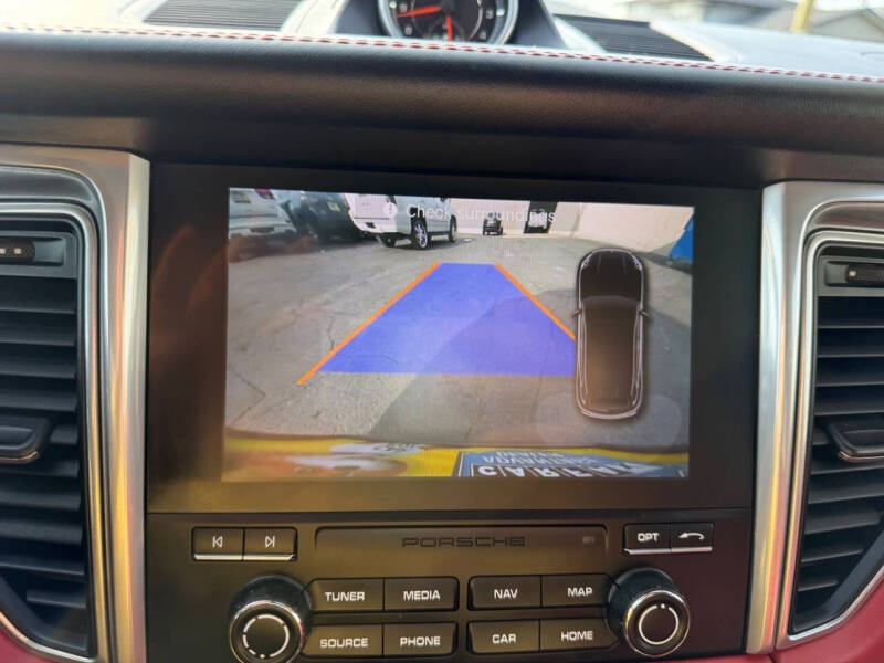 2017 Porsche Macan Turbo