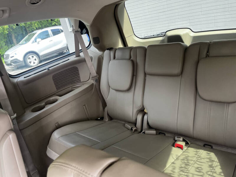 2013 Chrysler Town and Country Touring