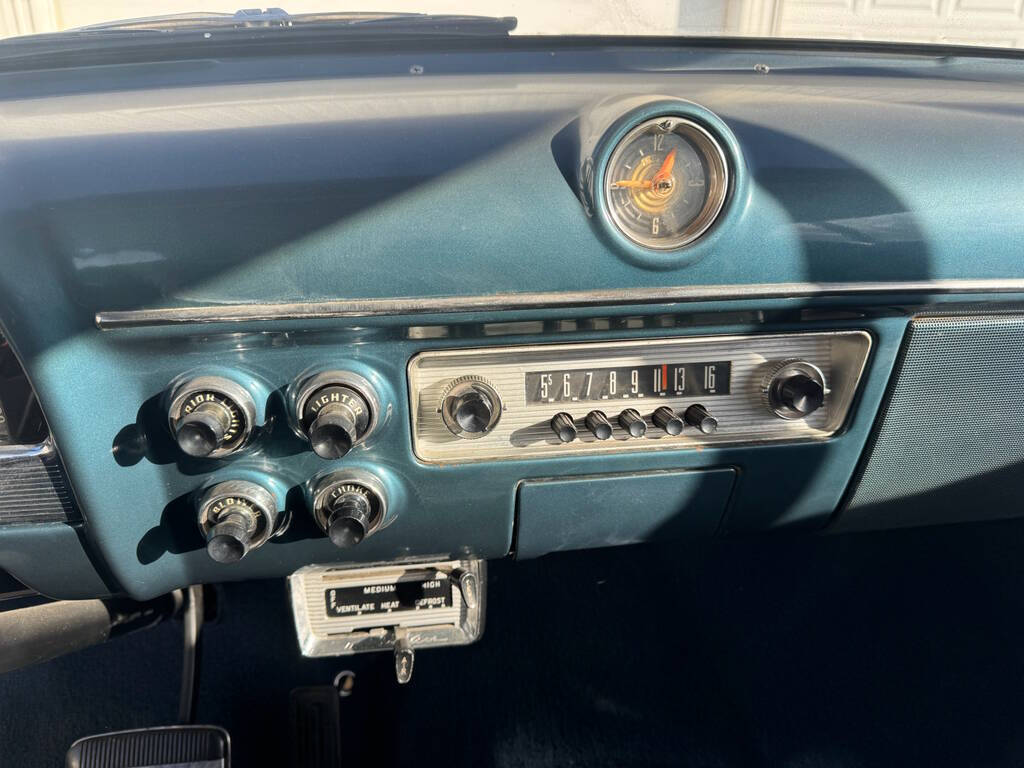 1952 Ford Crestline 34