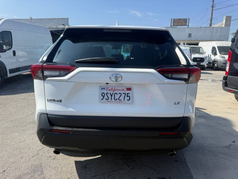 2025 Toyota RAV4 LE