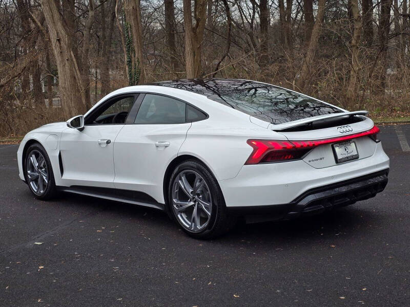 2022 Audi e-tron GT quattro Premium Plus