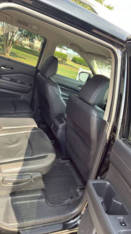 2022 Nissan Pathfinder SL