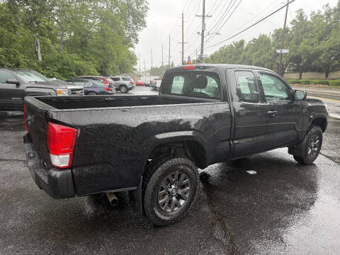 2017 Toyota Tacoma SR