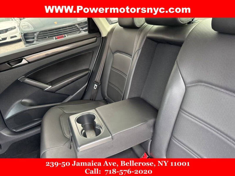 2020 Volkswagen Passat R-Line