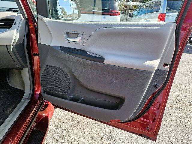 2016 Toyota Sienna
