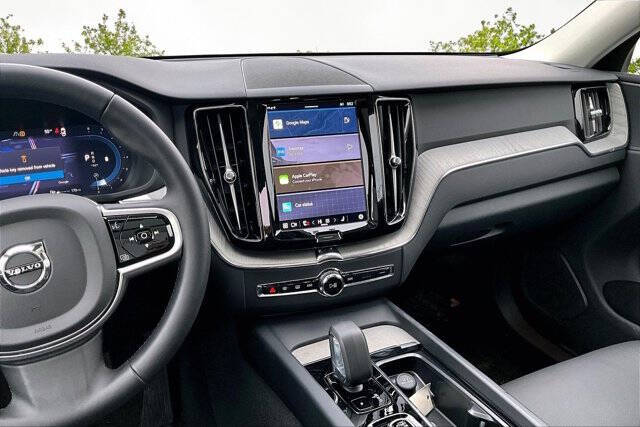 2025 Volvo XC60 B5 Plus Dark Theme