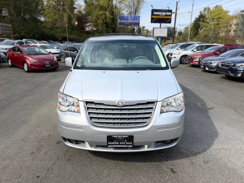 2010 Chrysler Town and Country Touring