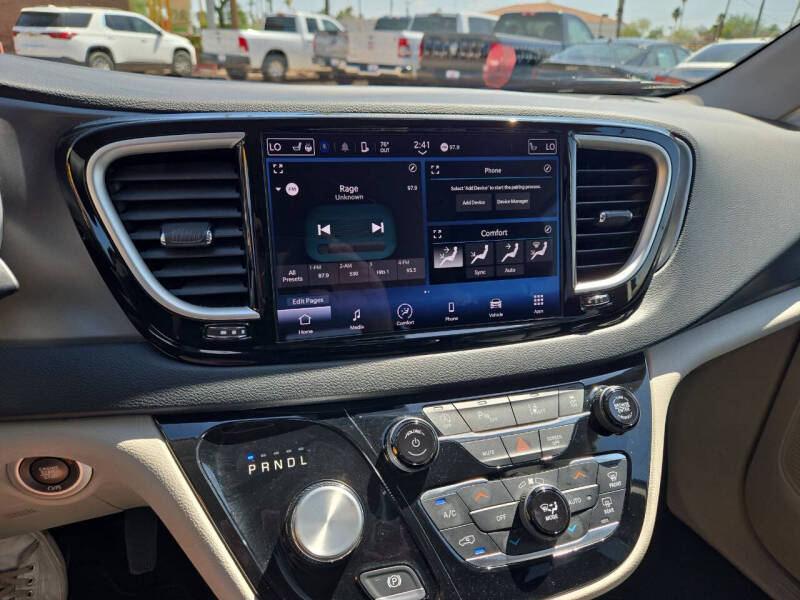 2023 Chrysler Pacifica Touring L