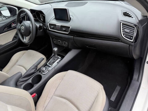 2016 Mazda MAZDA3 i Sport