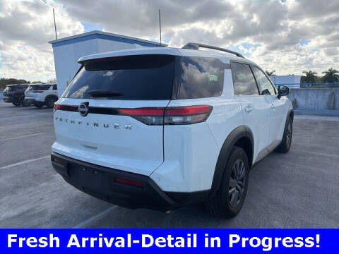 2025 Nissan Pathfinder SV