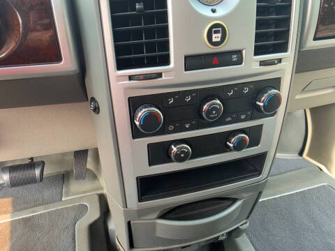 2009 Chrysler Town and Country Touring