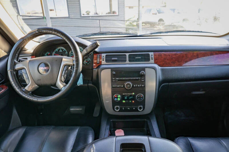 2011 GMC Yukon XL SLT